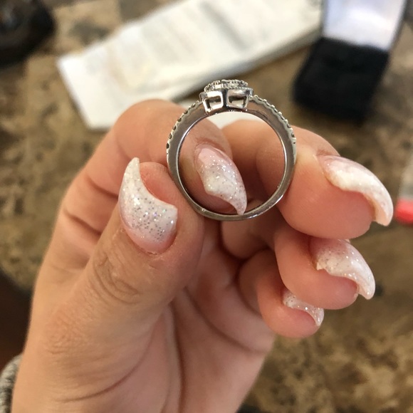 Silver diamond heart shaped ring size 5.5 - Picture 3 of 8